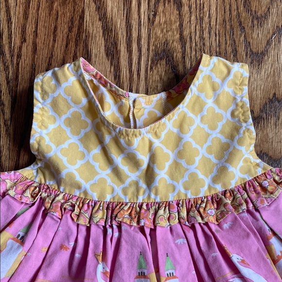 Adorable pink and yellow Eleanor Rose swan/castle open back dress, size 2T. - Picture 4 of 9